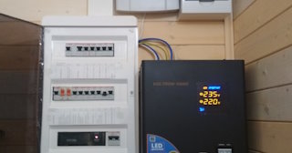 Установка и подключение стабилизаторов напряжения от 567 руб в Киселевске - ЭлектроКсл